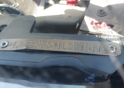 2001 Jeep Cherokee Sport z USA, uszkodzony, nr VIN 1J4FF48SX1L587517